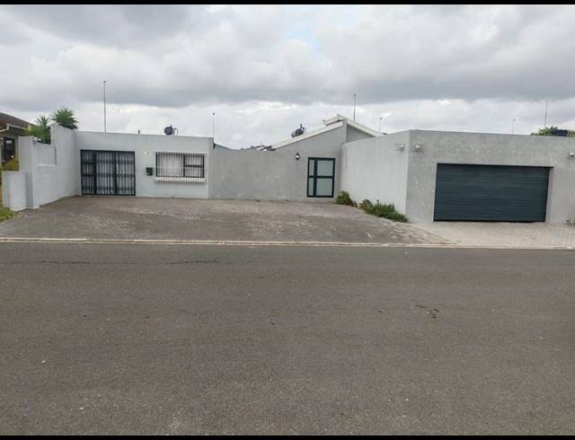 4 BEDROOM HOUSE FOR SALE IN MORGENSTER